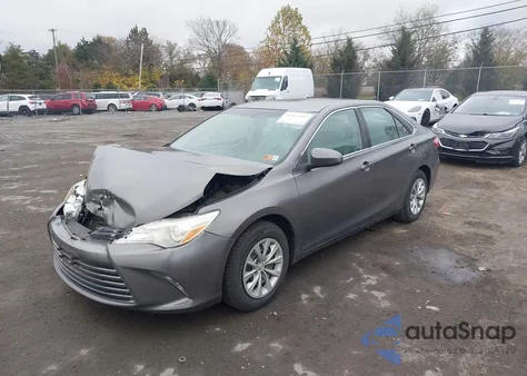 2017 Toyota Camry Le z USA, uszkodzony, nr VIN 4T1BF1FK5HU740858